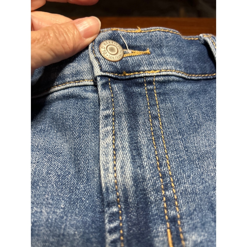 Old Navy Cotton Denim Shorts Size 10 Mid-Rise Cuffed Stretch Blue Wash - Picture 2 of 5
